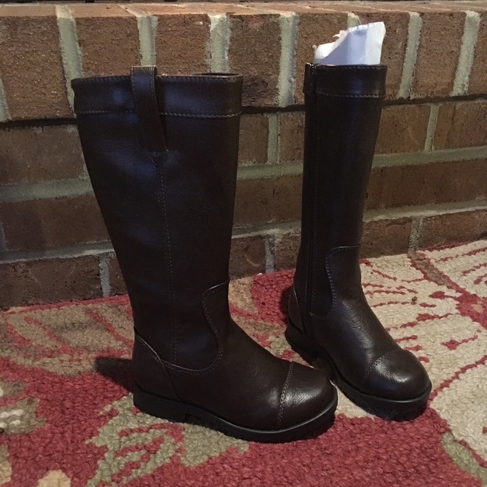 Girls boots